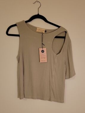 #16 Asymmetric Ribbed One-Shoulder Top